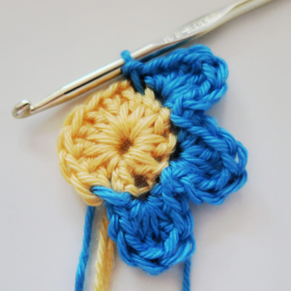 free crochet flower pattern