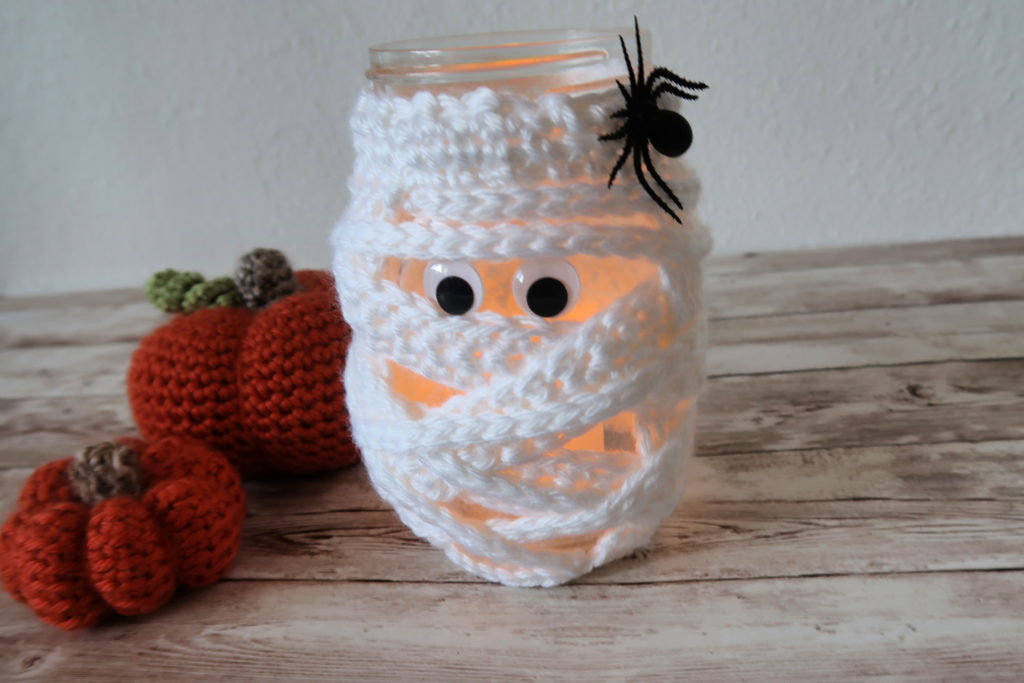 Crochet Mummy Mason Jar